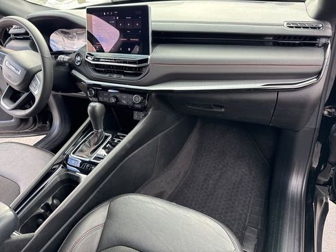 Used 2024 Jeep Compass Trailhawk image 20