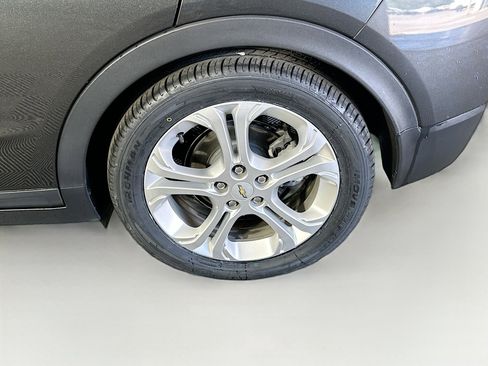 Used 2017 Chevrolet Bolt LT image 11