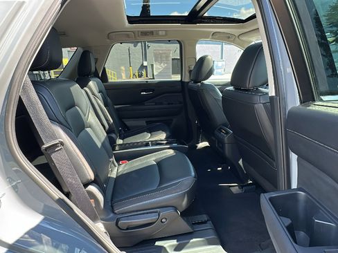 Certified 2024 Nissan Pathfinder SL w/ SL Premium Package image 26