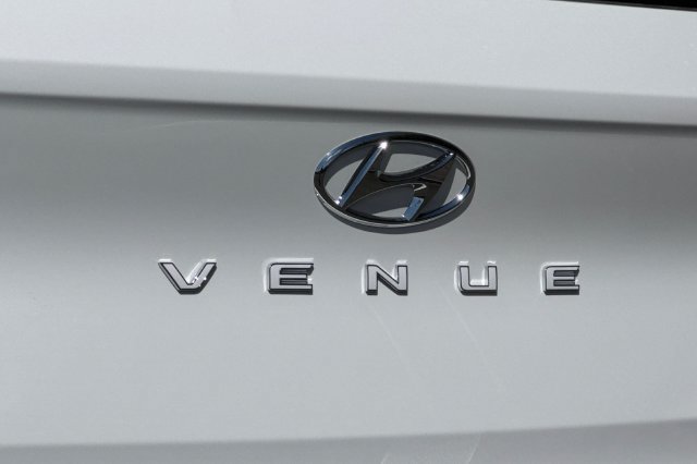 New 2026 Hyundai Venue SEL FWD image 8