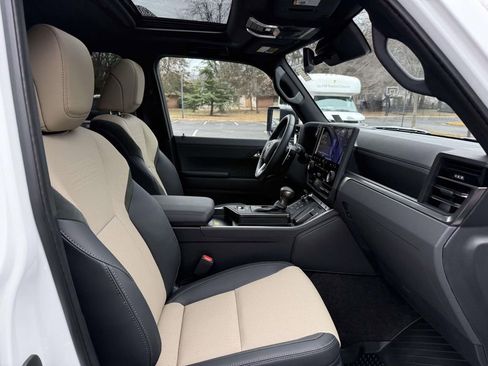 Used 2025 Lexus GX 550 image 18