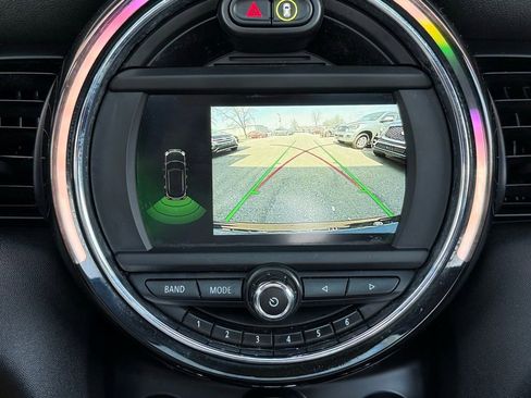 Used 2020 MINI Cooper 4-Door Hardtop w/ Storage Package image 30