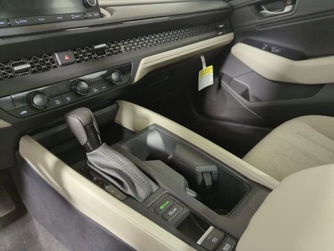 Certified 2025 Honda Accord SE image 20