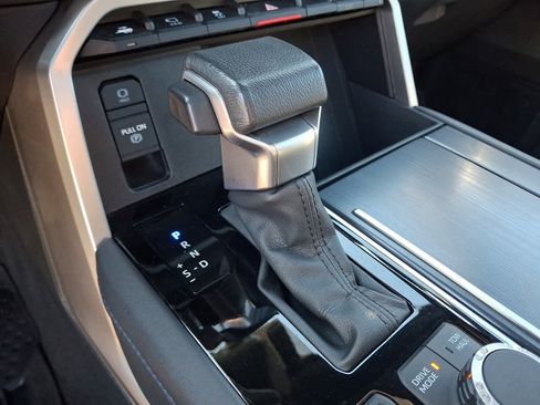 Used 2024 Toyota Tundra Platinum AWD/4WD image 17
