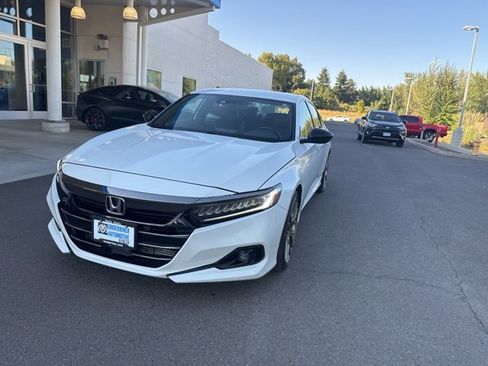 Used 2022 Honda Accord Sport image 13