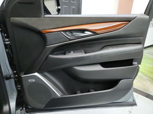 Used 2019 Cadillac Escalade ESV Premium Luxury AWD/4WD image 30