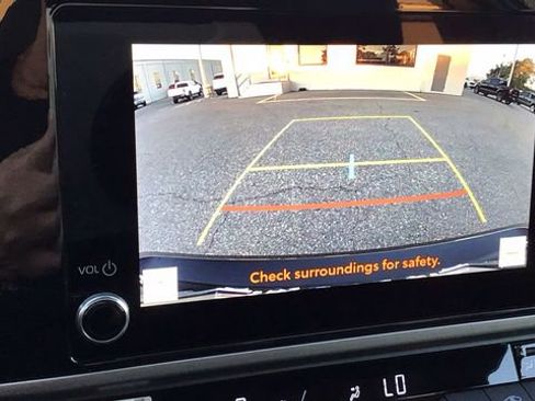 Used 2025 Toyota Camry SE image 25