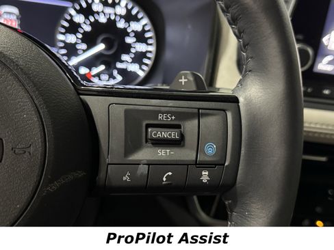 Used 2023 Nissan Rogue SL image 7