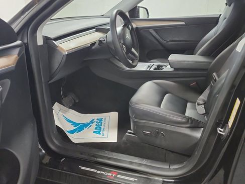 Used 2023 Tesla Model Y Long Range image 12