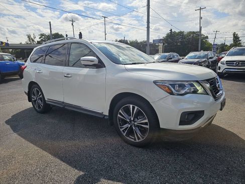 Used 2019 Nissan Pathfinder Platinum AWD/4WD image 5
