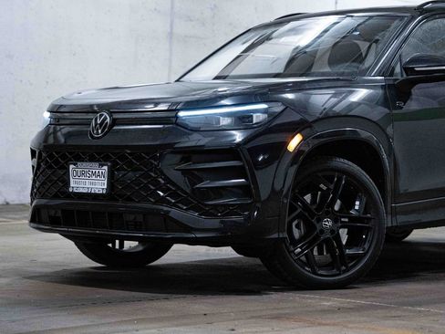 New 2026 Volkswagen Tiguan SE R-Line image 2