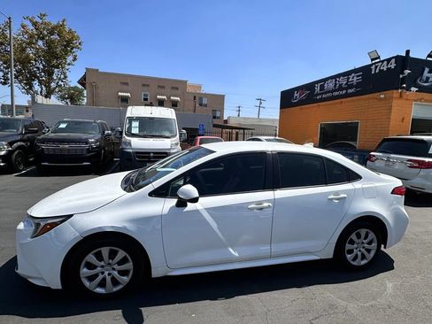 Used 2023 Toyota Corolla LE FWD image 3