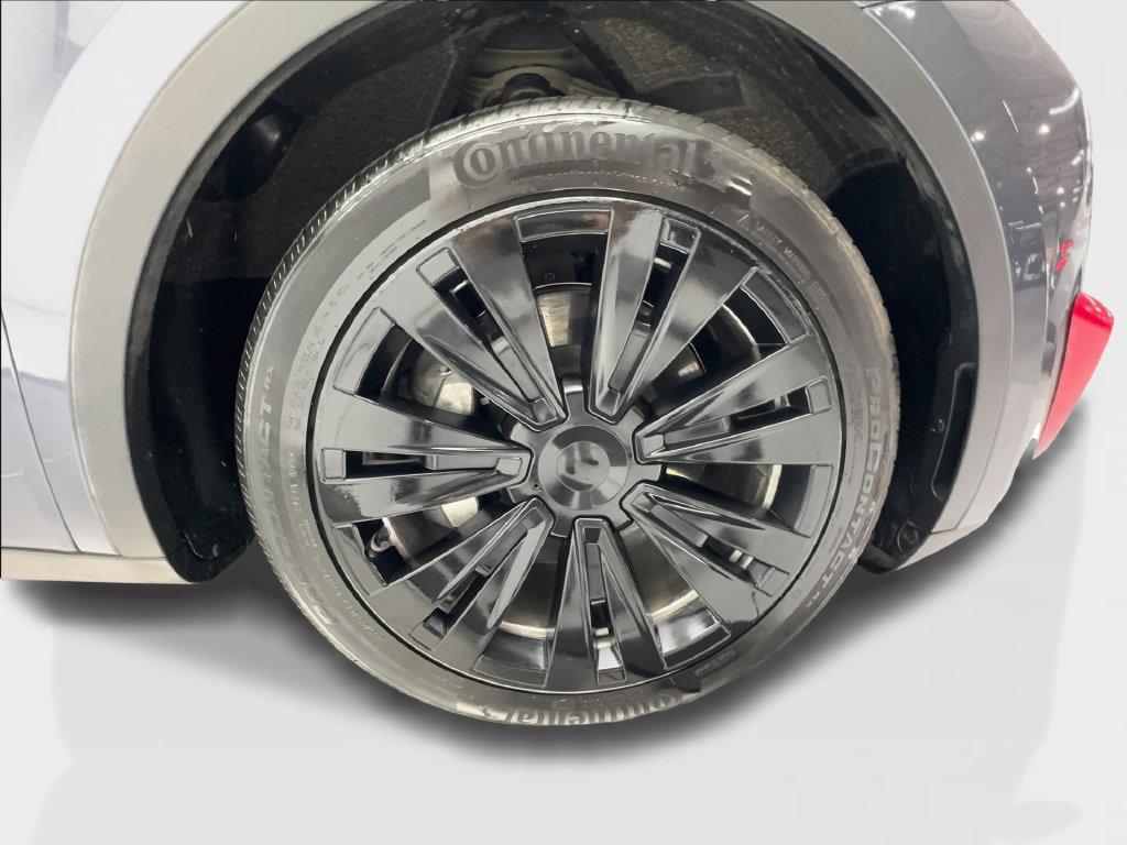 Used 2023 Tesla Model Y Long Range AWD/4WD image 18