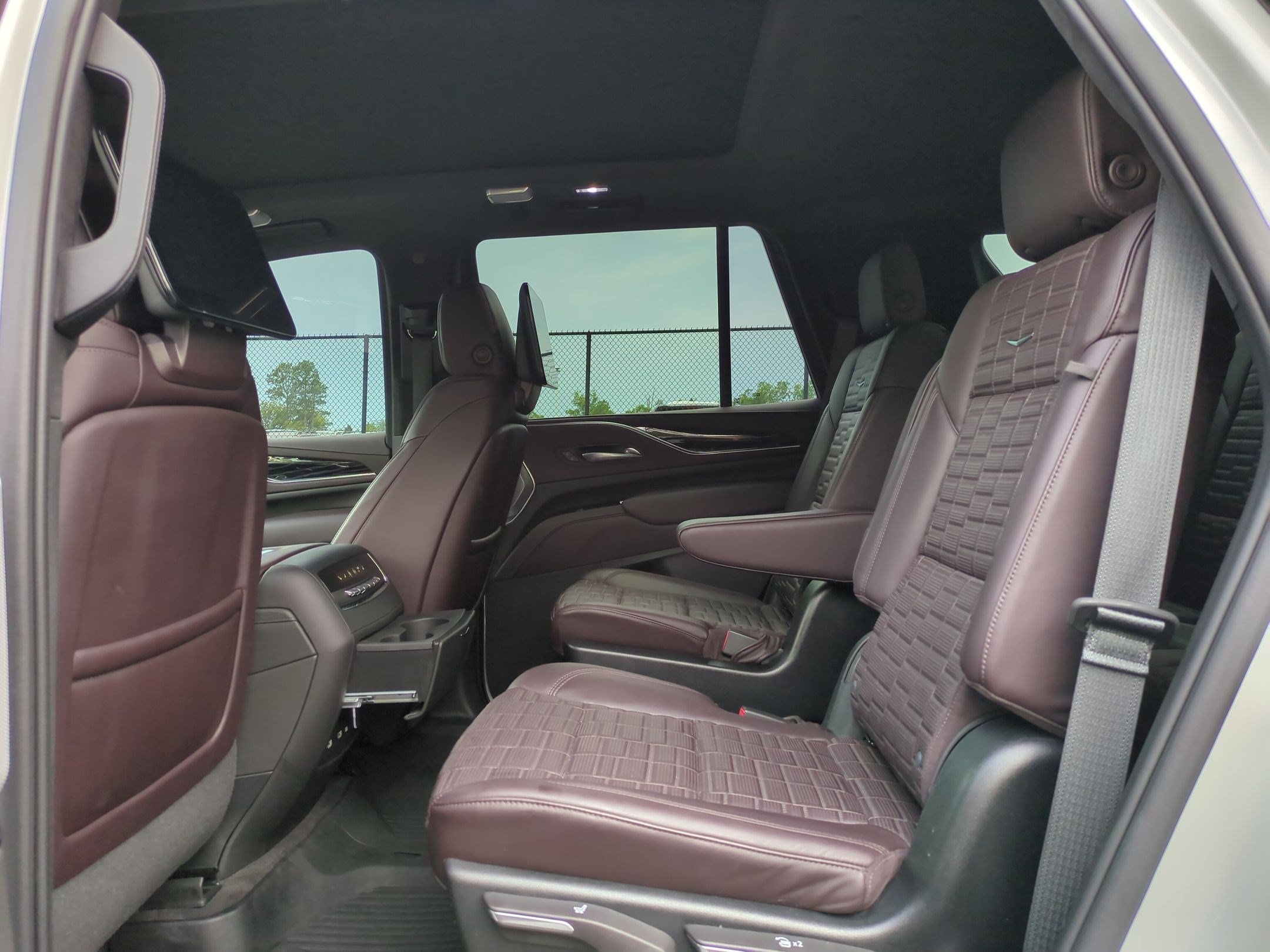 Used 2023 Cadillac Escalade V AWD/4WD image 31