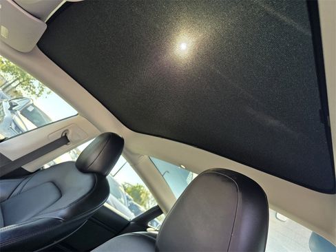 Used 2022 Tesla Model 3 image 12