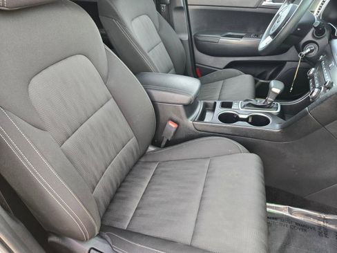Used 2022 Kia Sportage LX image 13