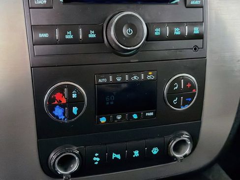 Used 2008 Chevrolet Avalanche LT w/ LT Preferred Equipment Group AWD/4WD image 16