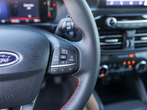 Used 2025 Ford Escape ST-Line image 13