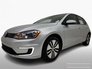 Used 2016 Volkswagen e-Golf SE w/ DC Fast Charging Package image 1