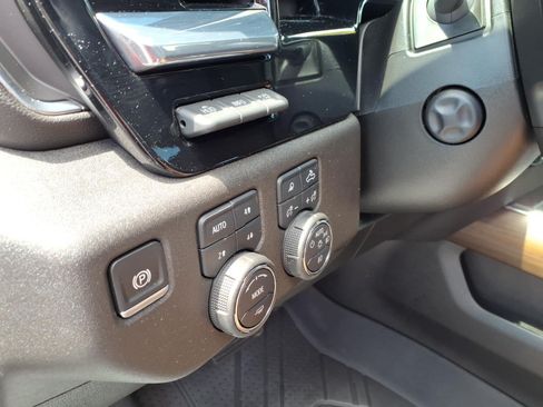 Certified 2025 Chevrolet Silverado 1500 High Country AWD/4WD image 17