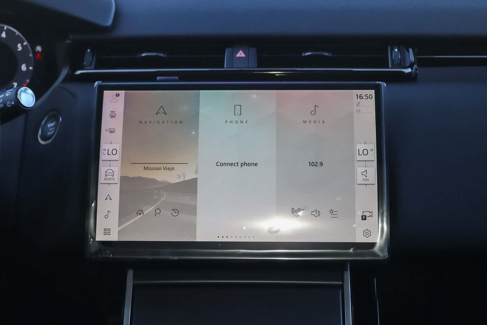 New 2026 Land Rover Range Rover Velar S AWD/4WD image 13