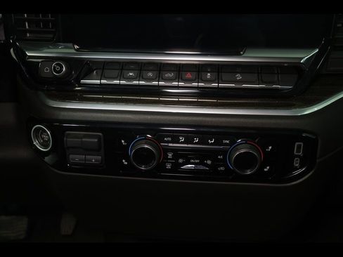 Used 2022 Chevrolet Silverado 1500 LT image 24