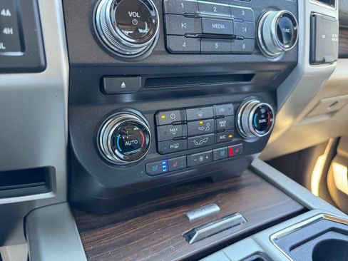 Used 2017 Ford F150 Lariat w/ Equipment Group 502A Luxury image 25