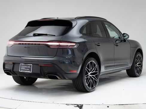Certified 2025 Porsche Macan AWD/4WD image 5
