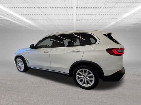 Used 2023 BMW X5 xDrive40i w/ Premium Package AWD/4WD image 3