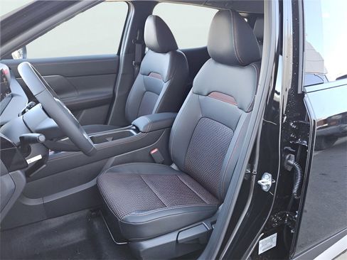 New 2026 Nissan Kicks SR image 14