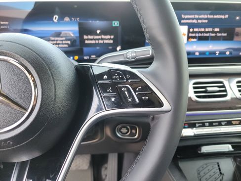 Used 2024 Mercedes-Benz GLE 350 4MATIC w/ 3rd Row Seat Package image 27