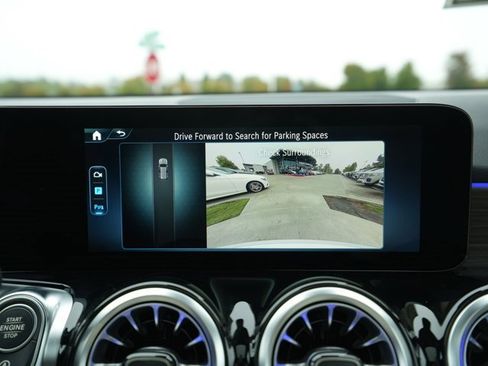 Used 2026 Mercedes-Benz GLB 250 4MATIC image 27