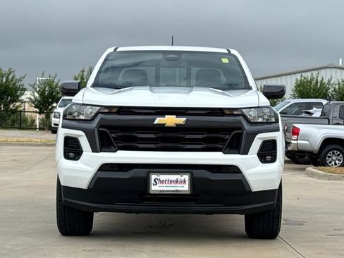 Used 2024 Chevrolet Colorado LT w/ LT Convenience Package II RWD image 2