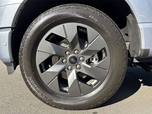 Used 2022 Ford F150 Lightning Lariat image 10