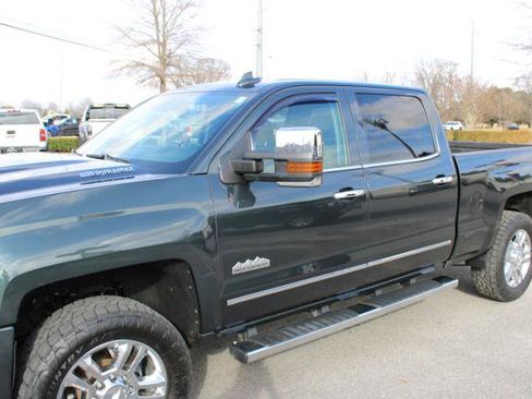 Used 2017 Chevrolet Silverado 2500 High Country w/ Duramax Plus Package image 9