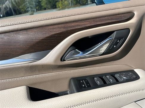 Used 2021 GMC Yukon XL Denali image 17