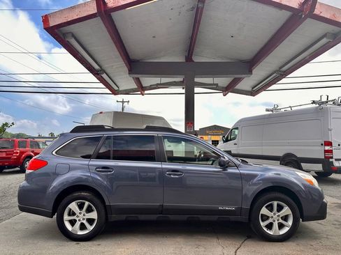 Used 2013 Subaru Outback 2.5i Limited AWD/4WD image 4