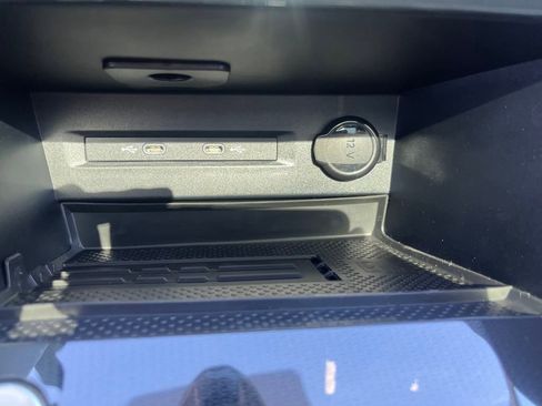 New 2025 Volkswagen Taos SE image 14