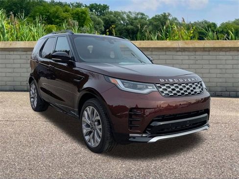New 2026 Land Rover Discovery Limited Edition image 3