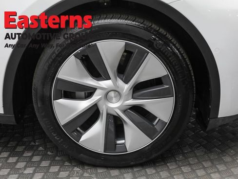 Used 2021 Tesla Model Y Long Range image 28