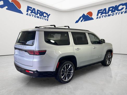 Used 2025 Jeep Wagoneer Series III w/ Premium Group I AWD/4WD image 7