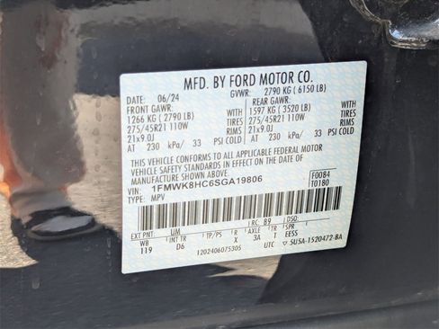 Used 2025 Ford Explorer Platinum w/ Ultimate Package image 11