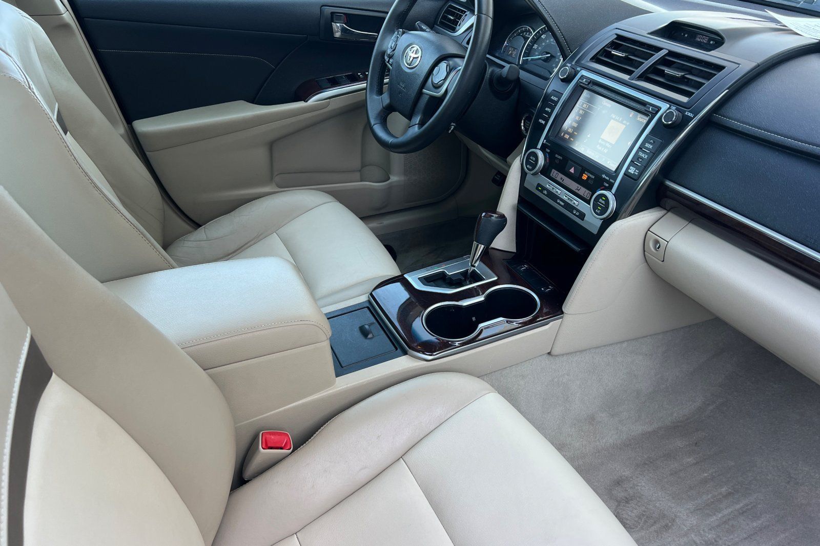 Used 2014 Toyota Camry XLE w/ Leather Package FWD image 15