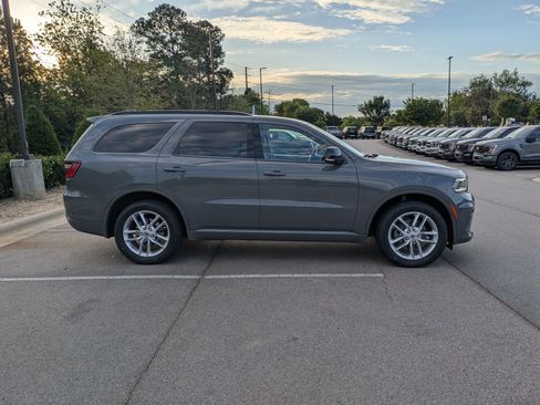 Used 2023 Dodge Durango GT AWD/4WD image 3