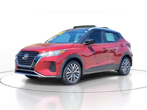 Used 2024 Nissan Kicks SV w/ Interior Electronics Package FWD image 2