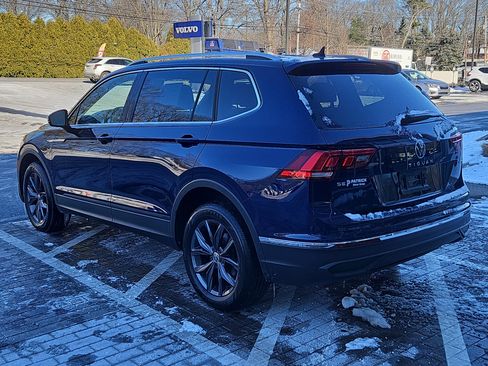 Certified 2022 Volkswagen Tiguan SE w/ Panoramic Sunroof Package image 25