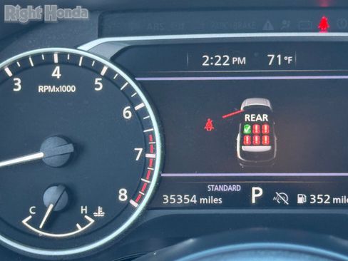 Used 2025 Nissan Pathfinder SV image 25