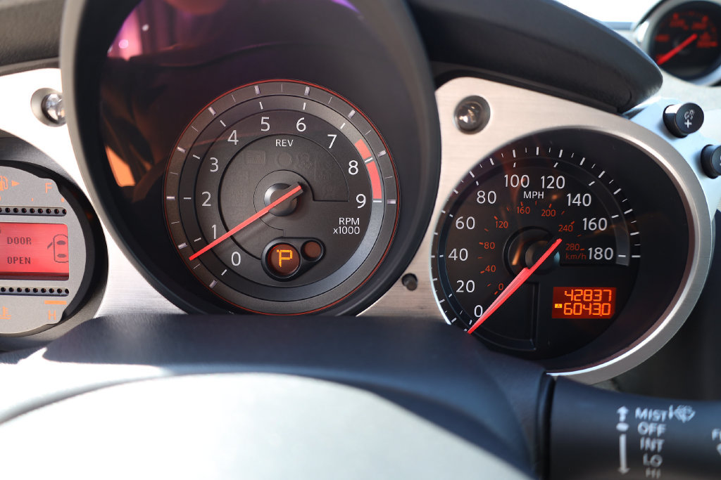 Used 2013 Nissan 370Z Touring RWD image 14