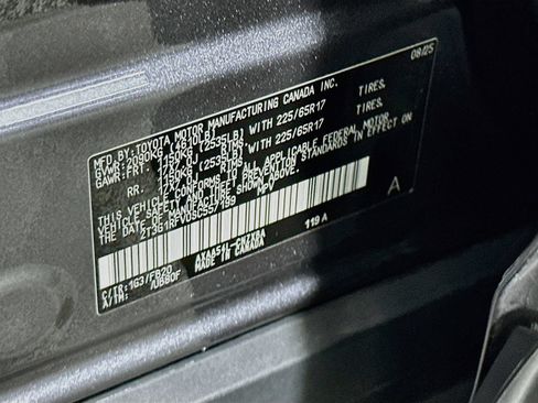 Used 2025 Toyota RAV4 LE AWD/4WD image 31