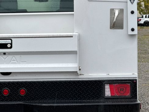 New 2025 Ford F350 XL w/ XL Chrome Package image 23